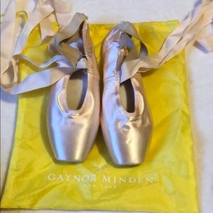 Gaynor Minden pointe shoes, size 10M